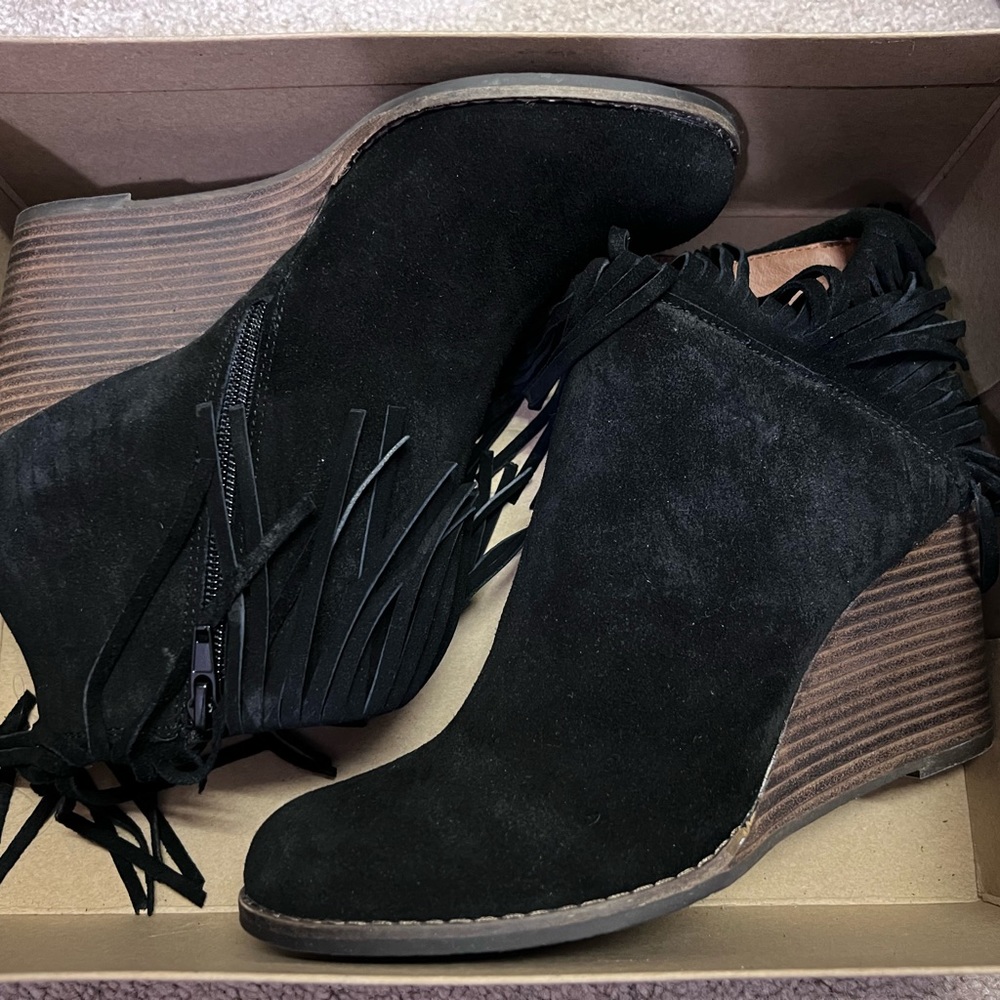 Lucky Yachin Wedge sz 8
